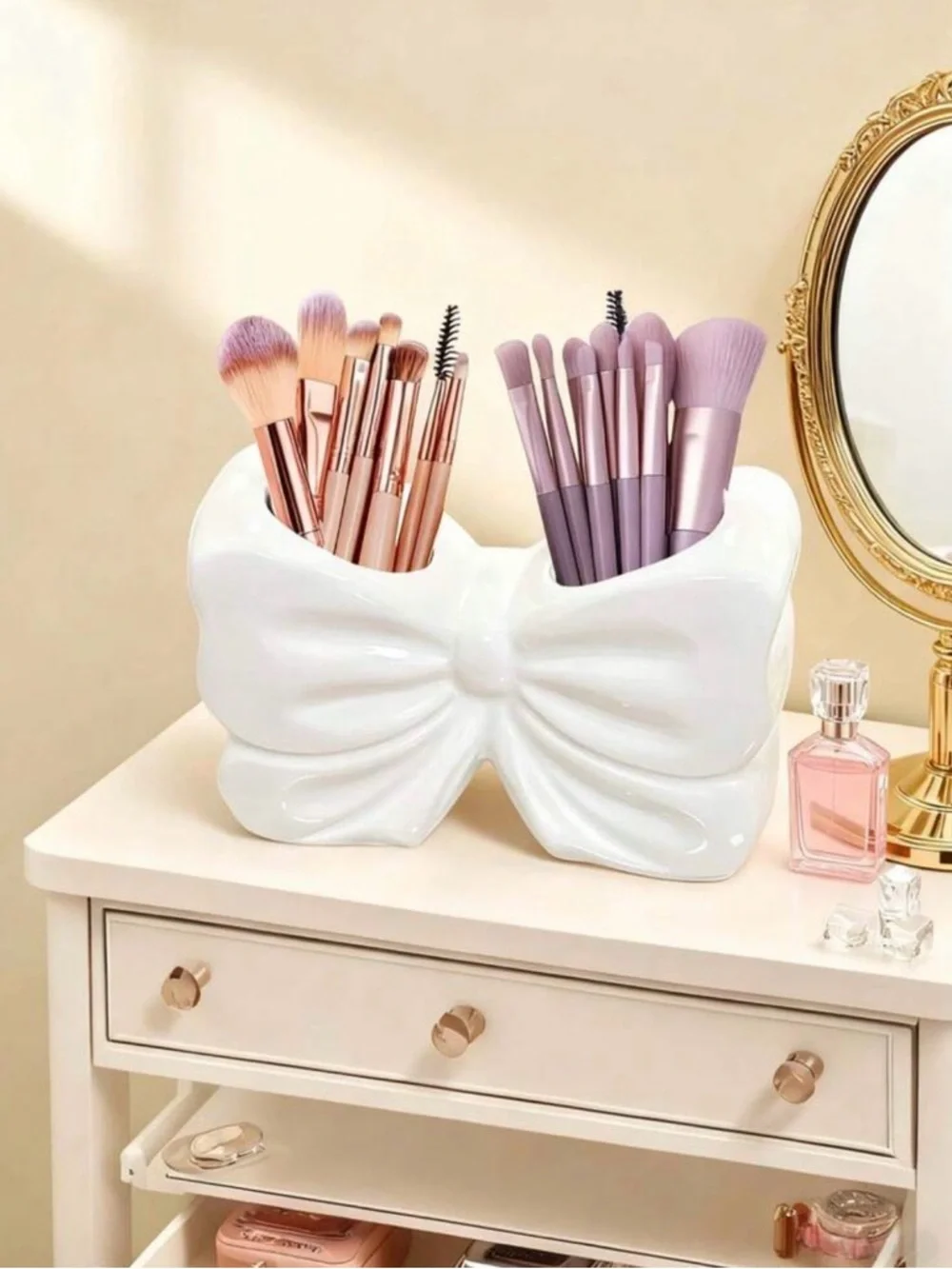 White Bow Makeup Brush/Toothbrush/Pen Holder